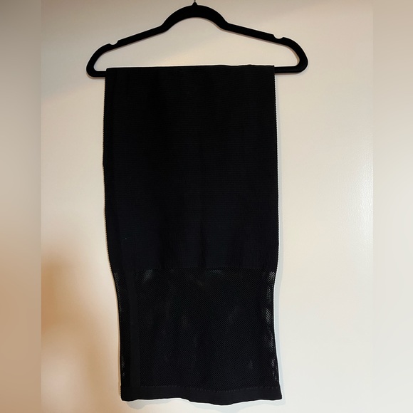 BCBG generation black mesh skirt size M/L - Picture 4 of 4